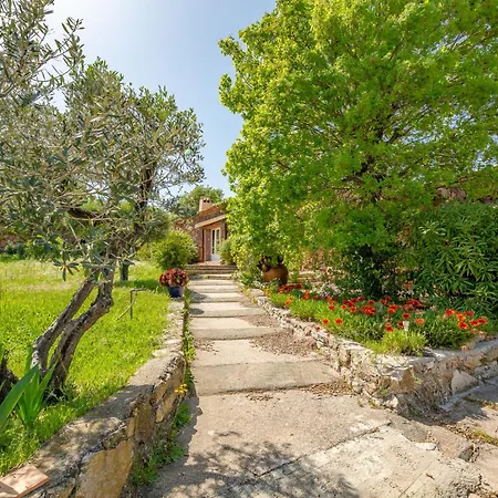 Appartamento Domaine De Rochebrune-2 By Interhome
